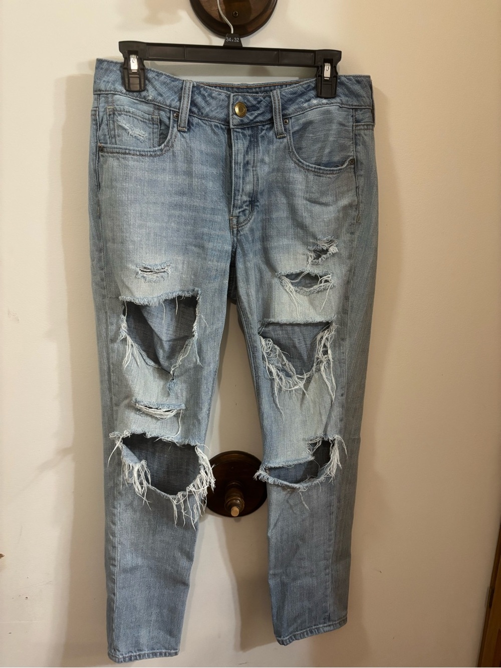 American Eagle Outfitters Light Blue Distressed Boyfriend Jeans
